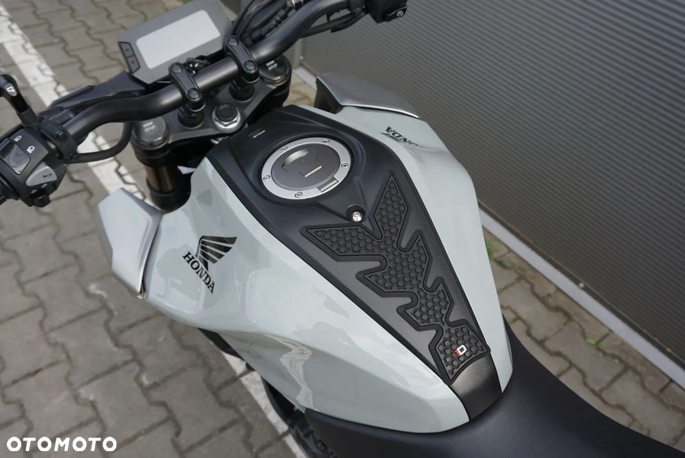 Honda CB - 18