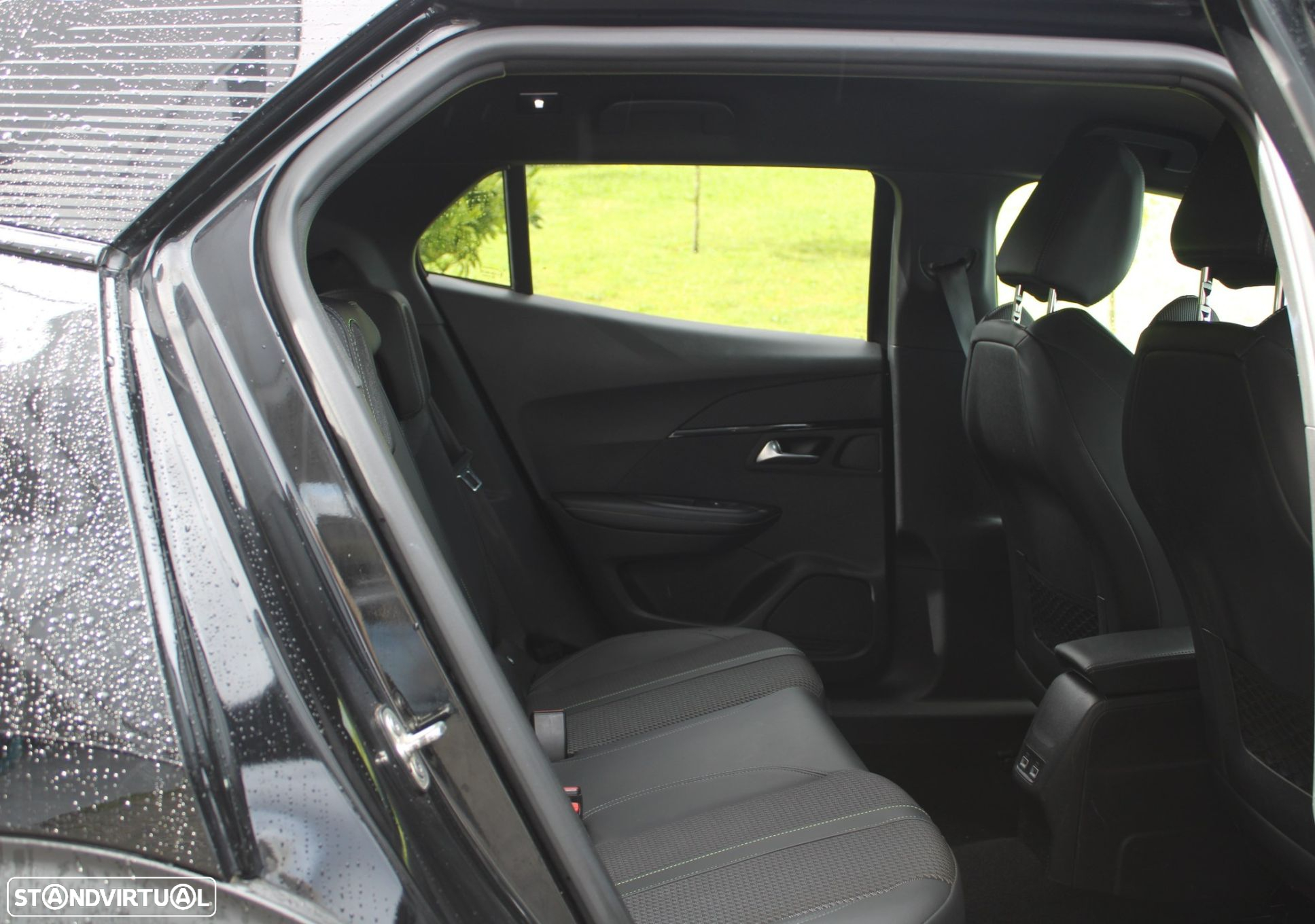 Peugeot 2008 PureTech 130 GT - 38