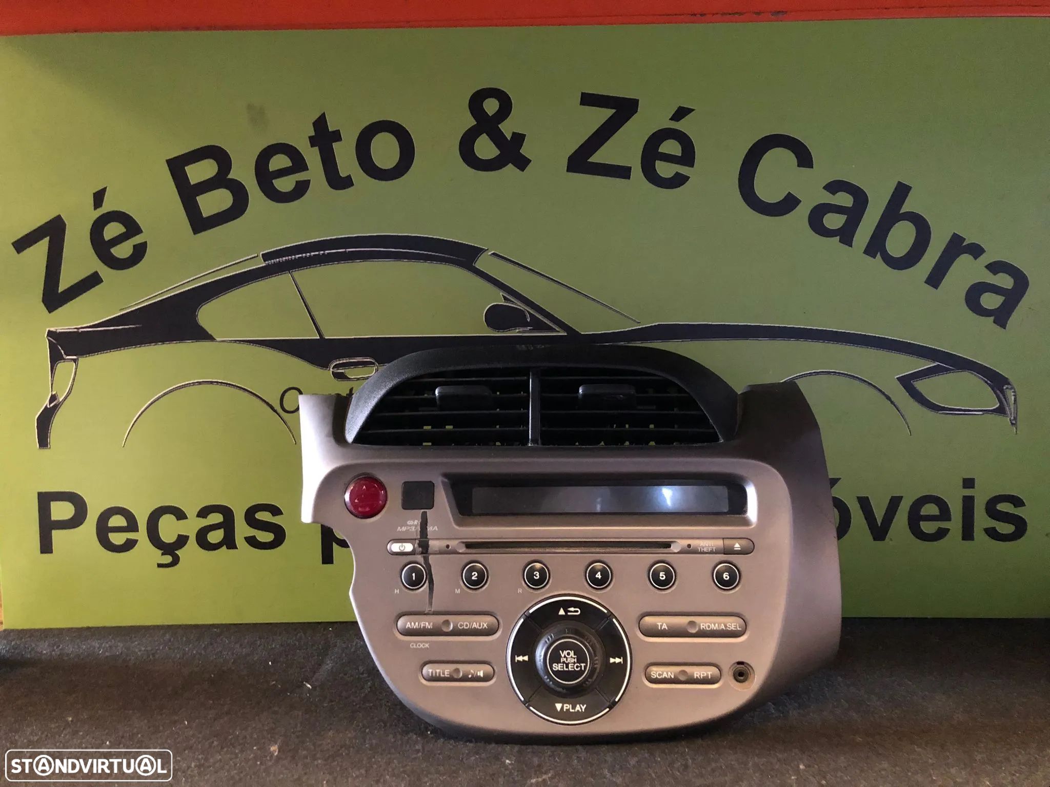 HONDA JAZZ AUTO RADIO - R136 - 1