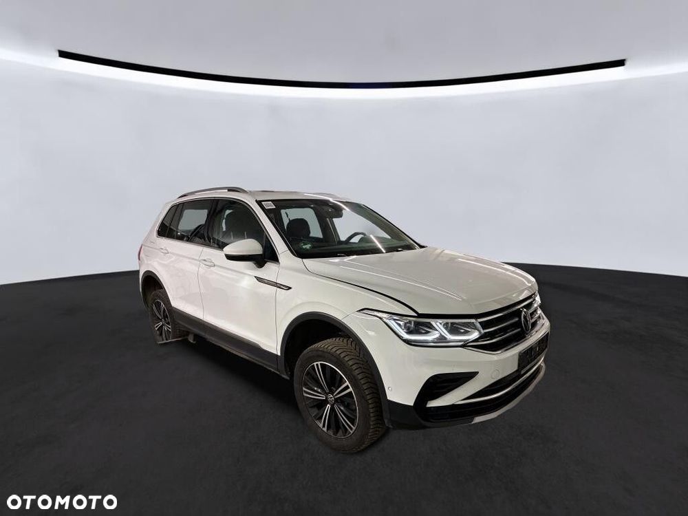 Volkswagen Tiguan - 2