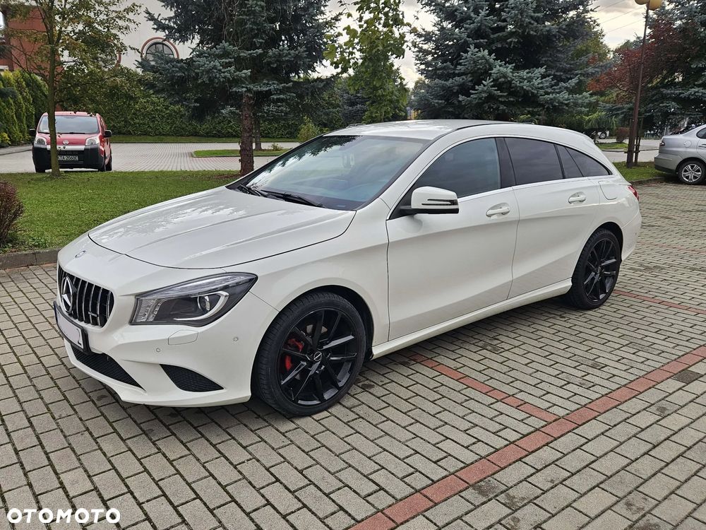 Mercedes-Benz CLA 200 7G-DCT - 3