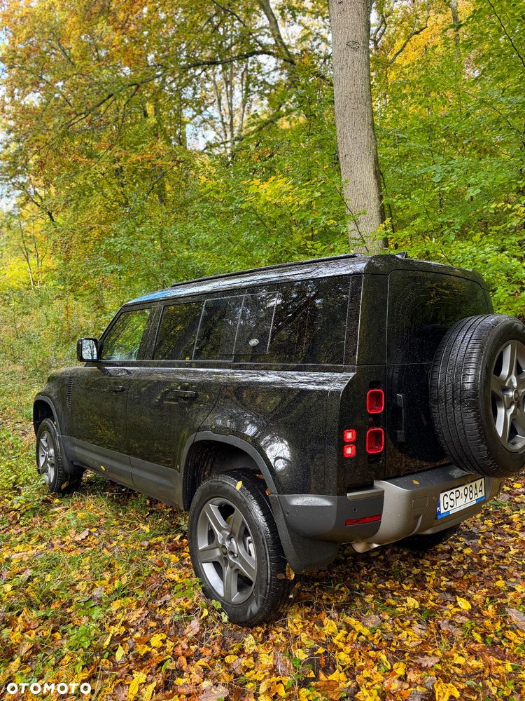 Land Rover Defender - 25