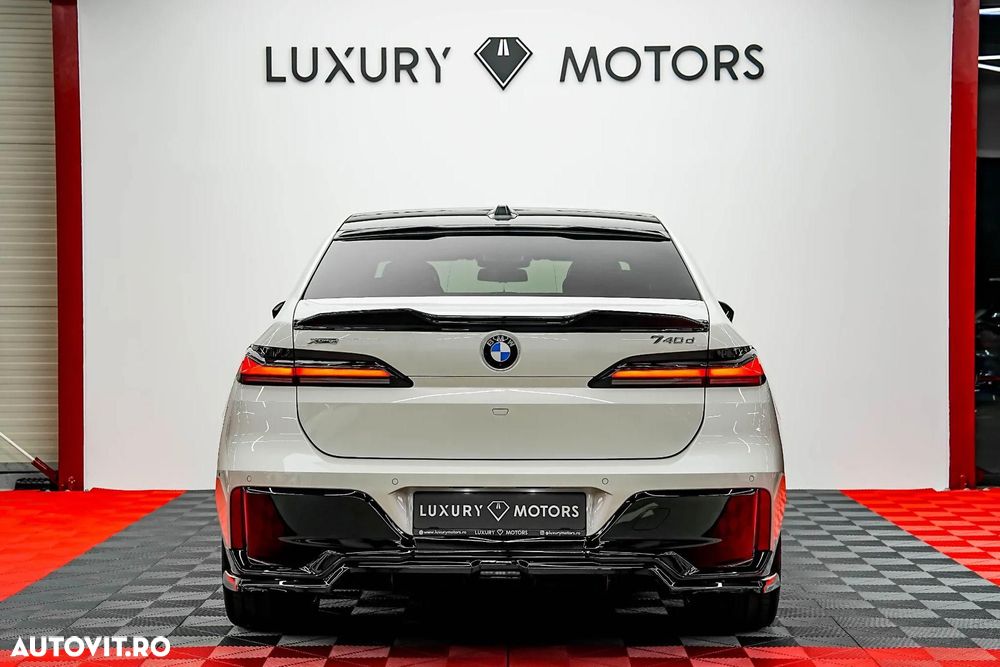 BMW Seria 7 740d xDrive MHEV - 8