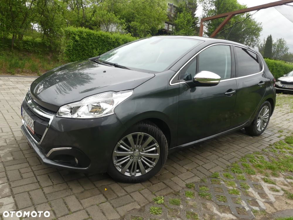 Peugeot 208 1.2 PureTech GPF Signature S&S EAT6 - 9