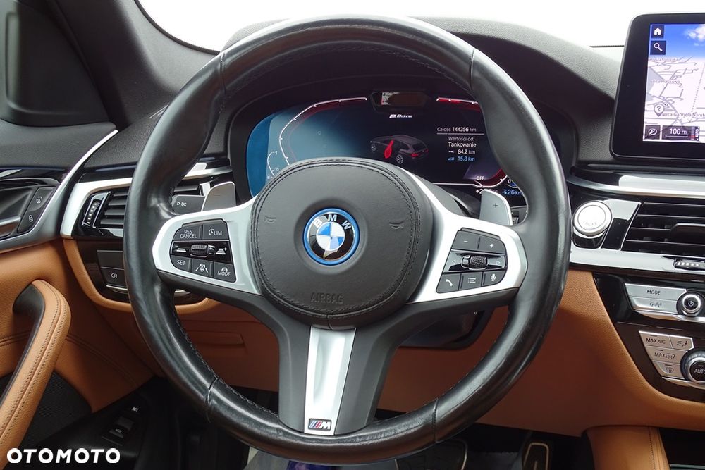 BMW Seria 5 530e xDrive M Sport sport - 40