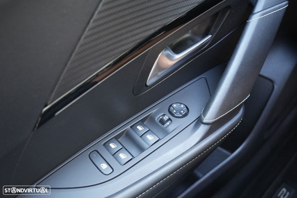 Peugeot 208 1.2 PureTech GT Line - 33