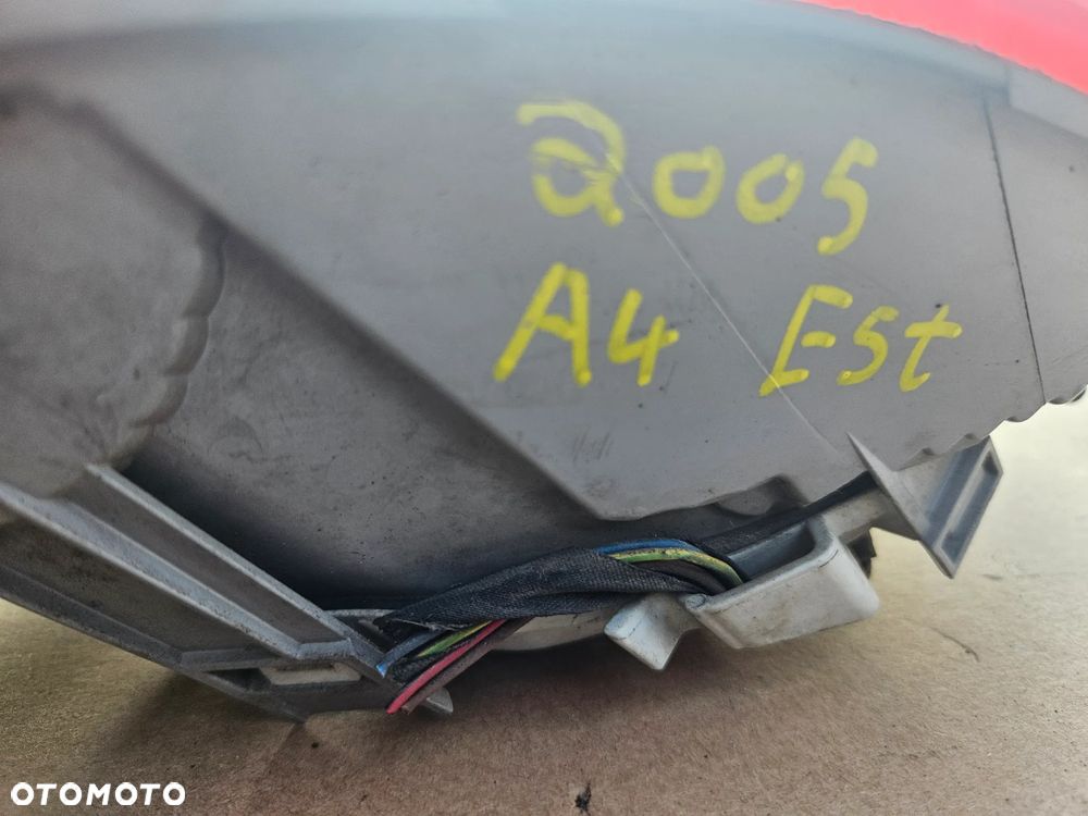 Audi A4 B7 kombi lampa tył tylna prawa  8E9945095E - 3