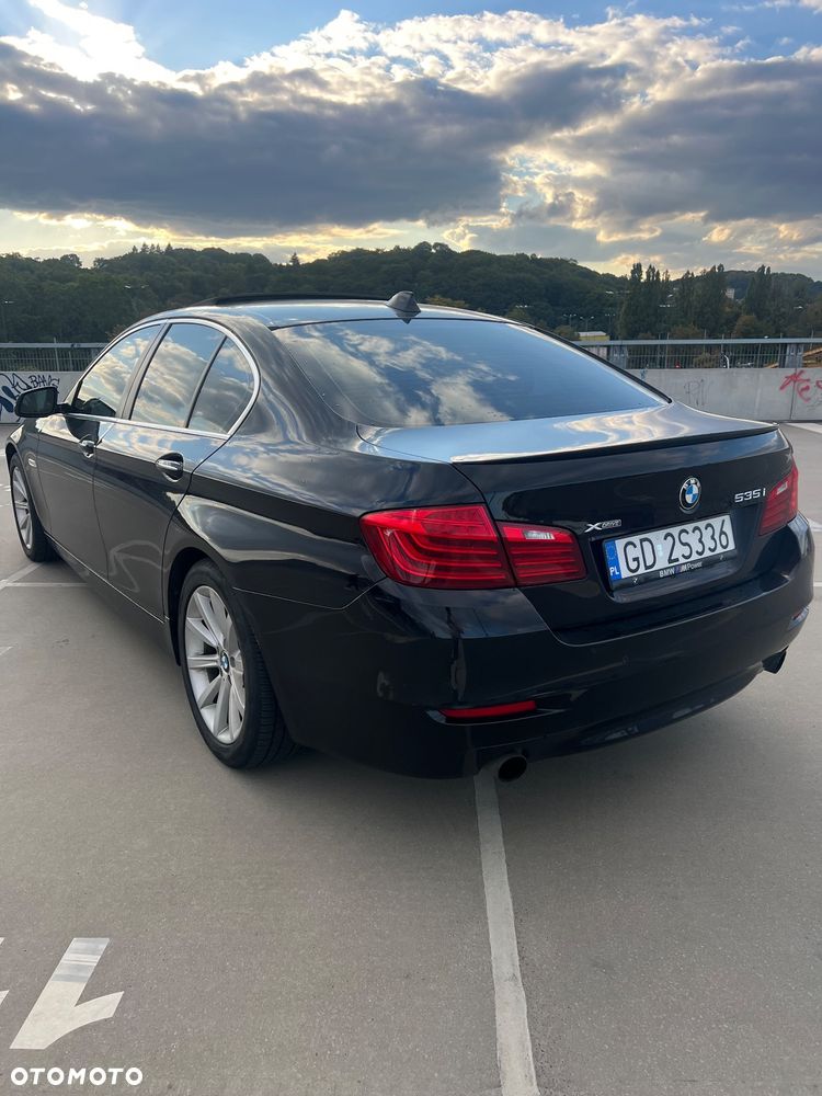 BMW Seria 5 535i xDrive - 7