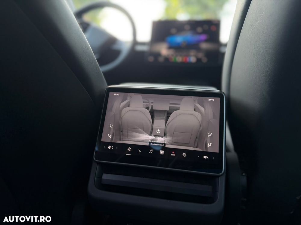Tesla Model 3 - 15
