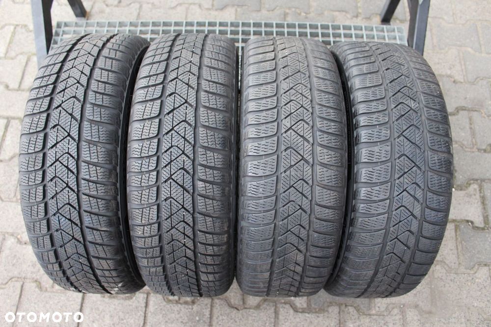 4x 205/50R17 PIRELLI WINTER SOTTOZERO 3 AO1 93H 21r 7mm - 1