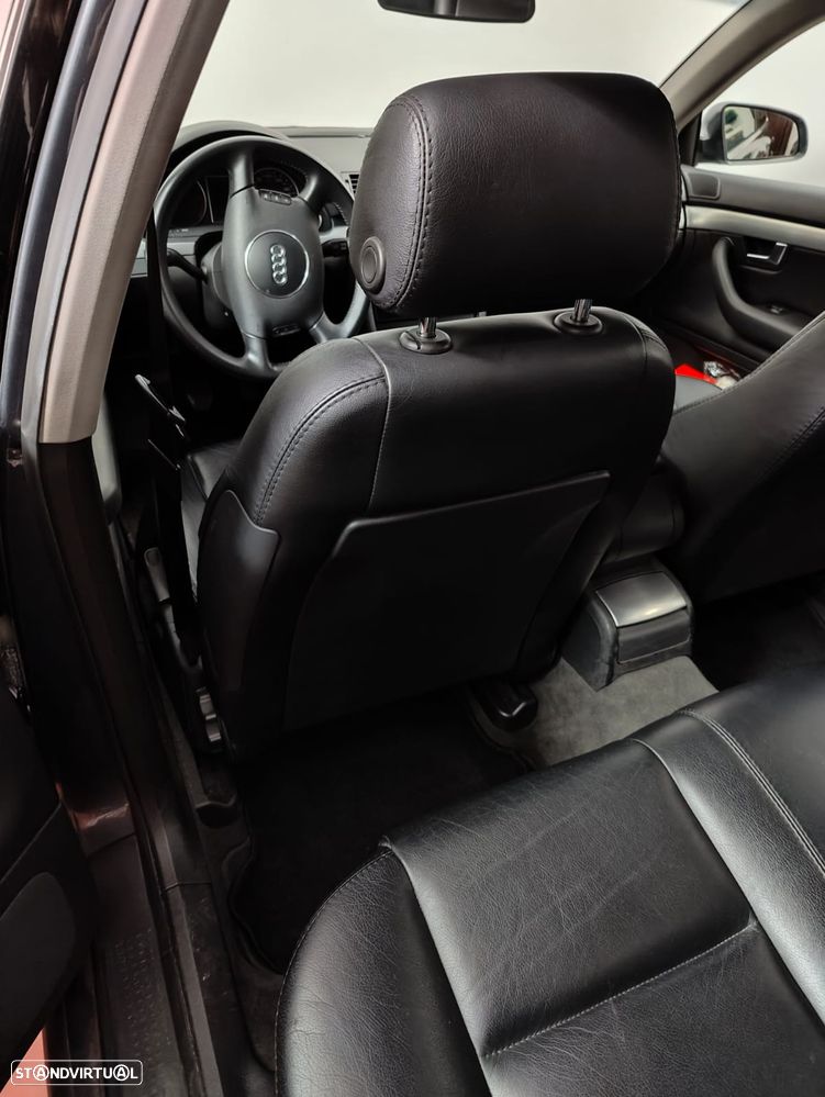 Audi A4 2.5 TDI quattro - 25