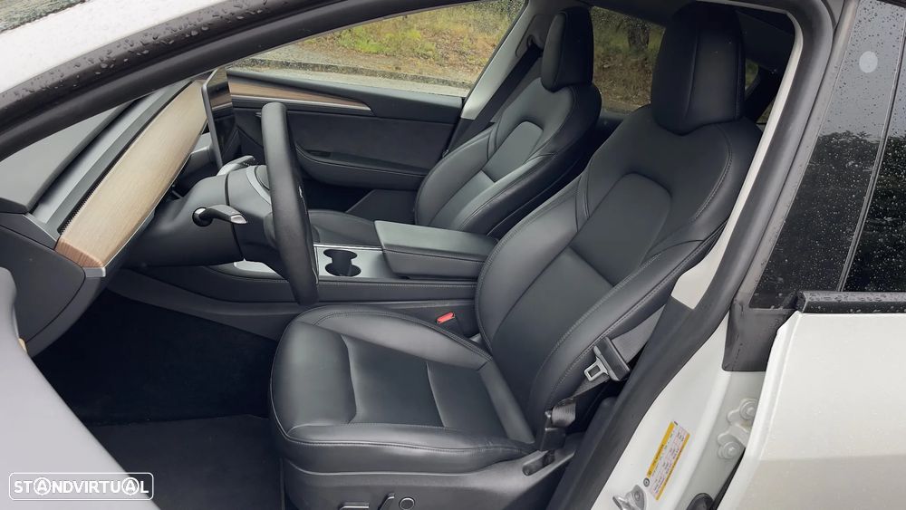 Tesla Model Y Performance Dual Motor AWD - 12