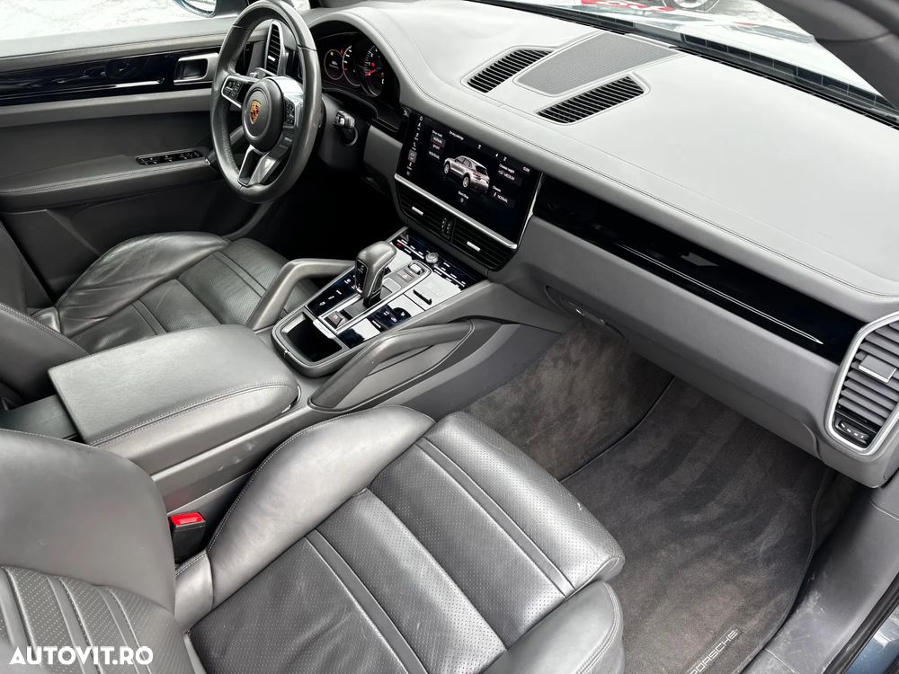 Porsche Cayenne - 16