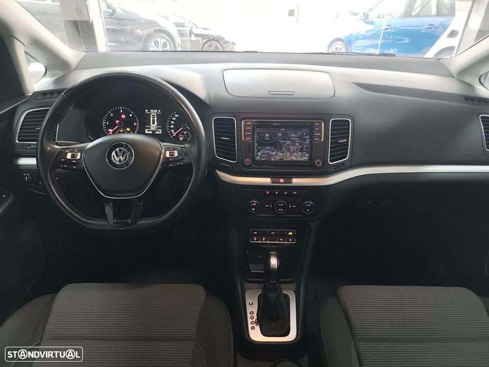 VW Sharan 2.0 TDI Blue Confortline DSG - 21