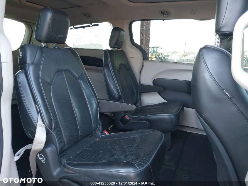 Chrysler Pacifica - 9