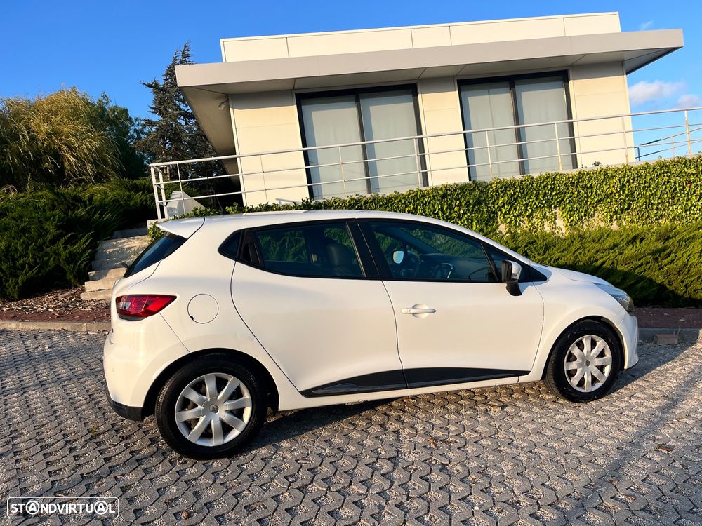 Renault Clio - 6