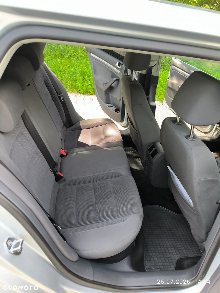 Volkswagen Golf 2.0 TDI Comfortline - 28