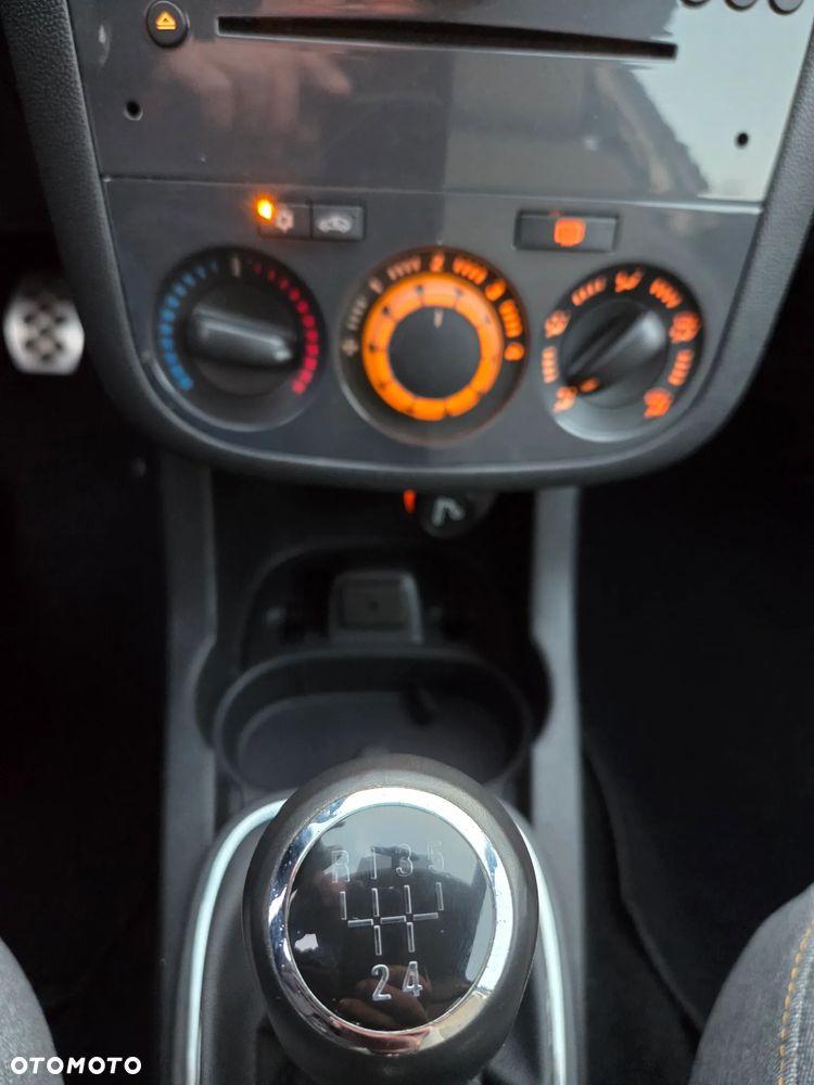 Opel Corsa 1.4 16V Color Elegance - 18