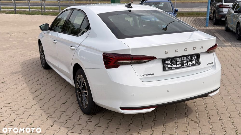 Skoda Octavia 1.5 TSI mHEV Drive Essence DSG - 5