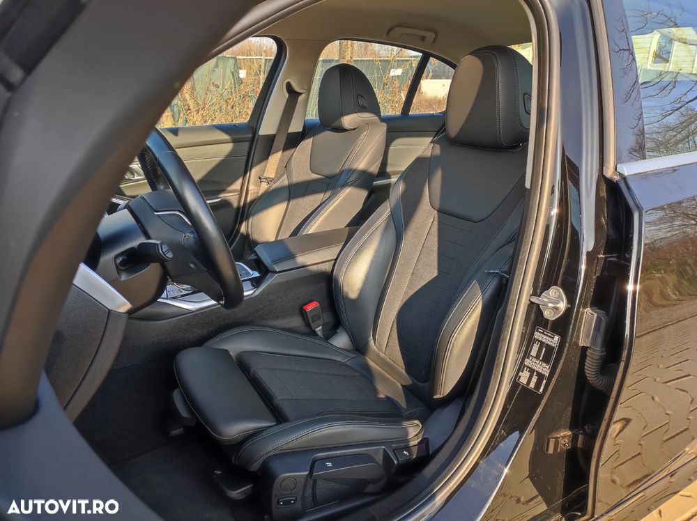 BMW Seria 3 320i Aut. Sport Line - 11