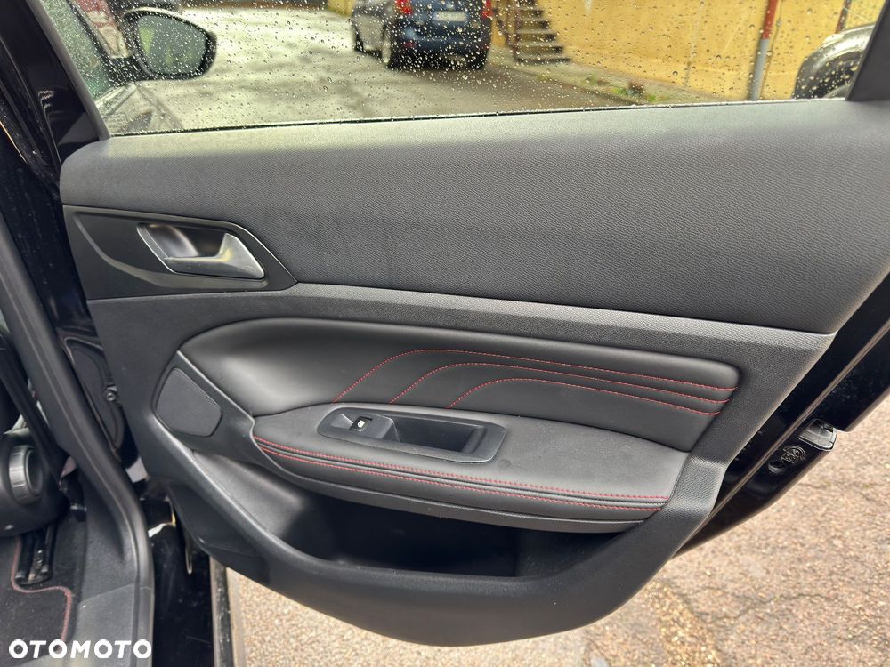 Peugeot 308 1.6 e-THP GT S&S - 12