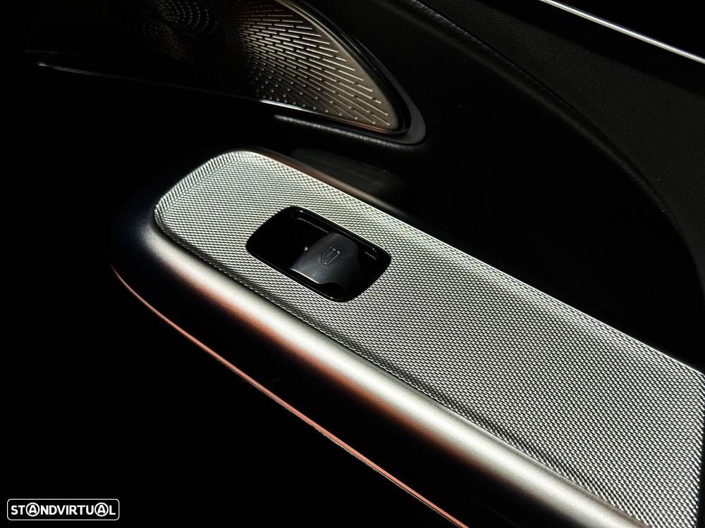 Mercedes-Benz E 300 e AMG Line - 34