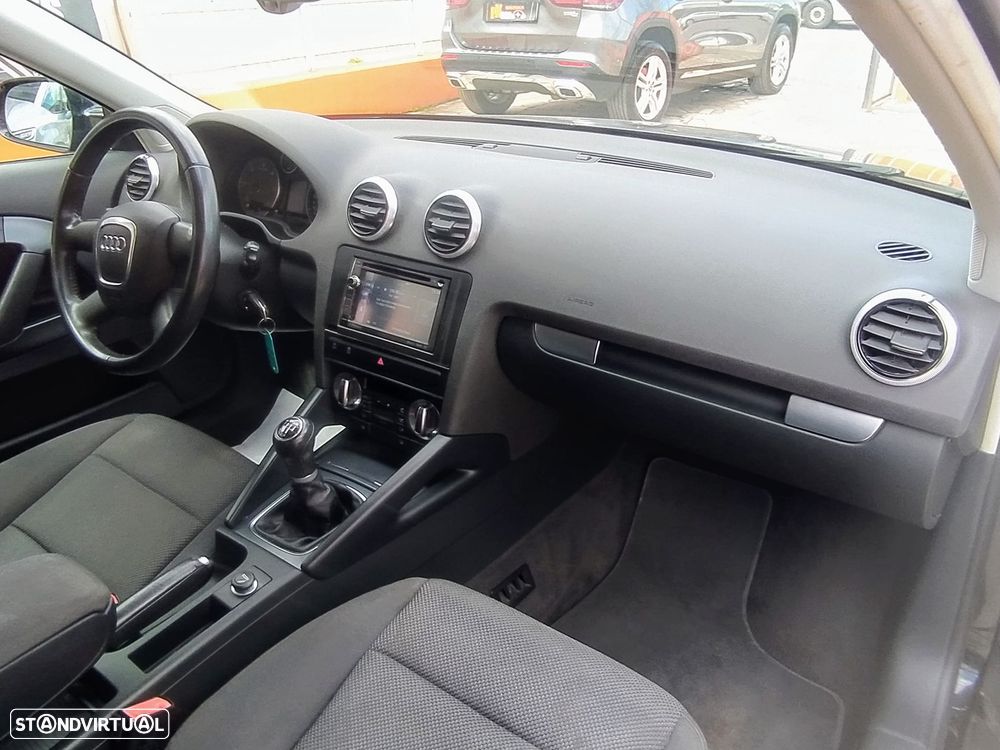 Audi A3 1.6 TDI DPF Attraction - 18