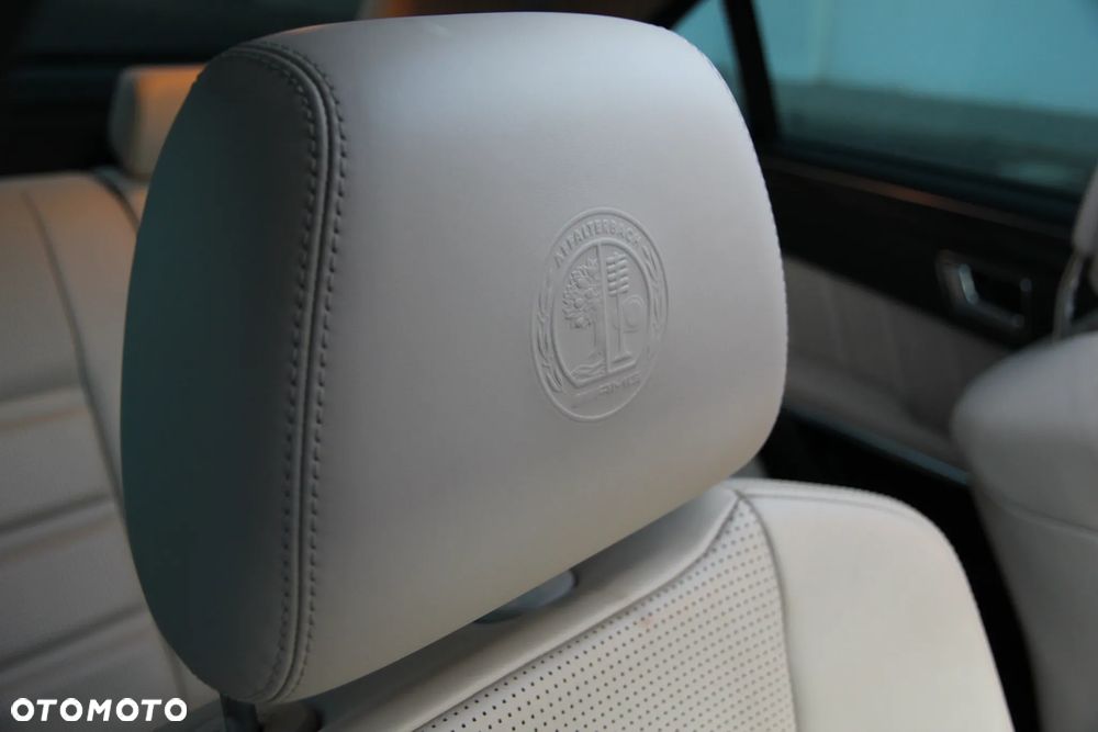 Mercedes-Benz Klasa E 63 AMG S 4-Matic - 31
