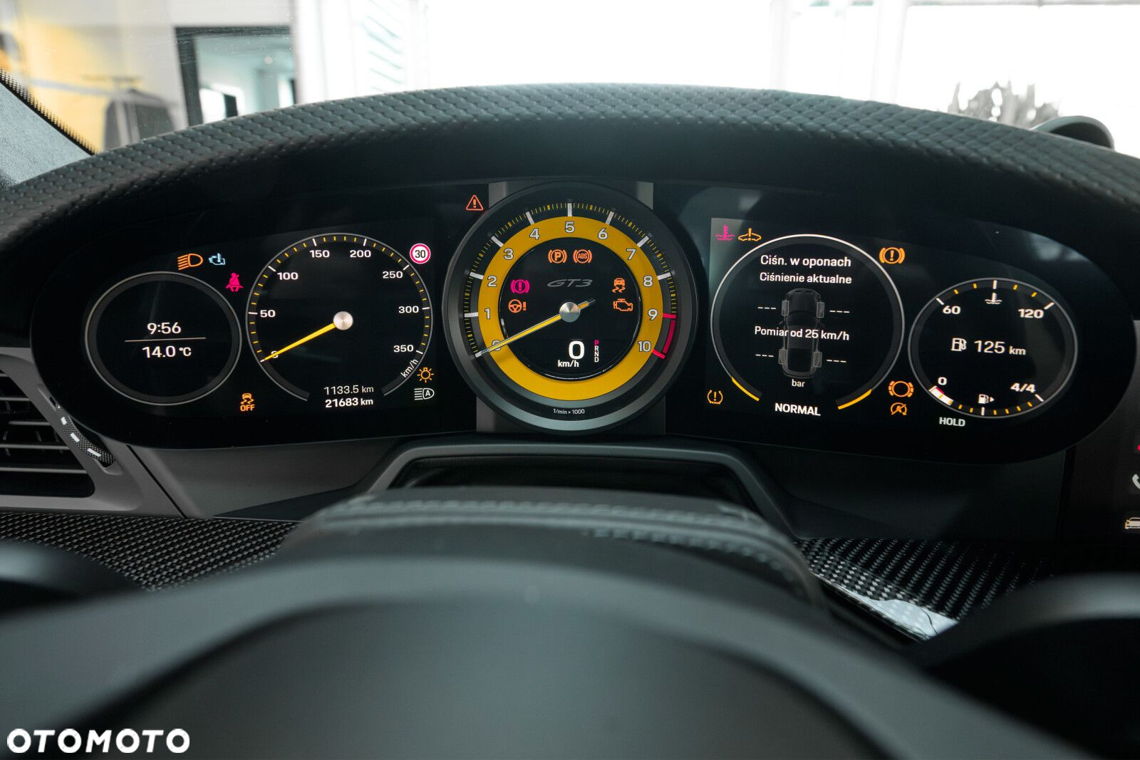 Porsche 911 GT3 Touring PDK - 10