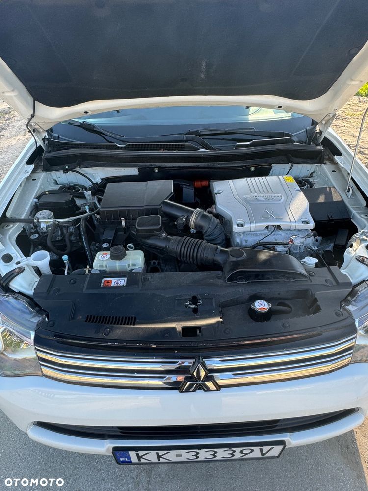 Mitsubishi Outlander - 14