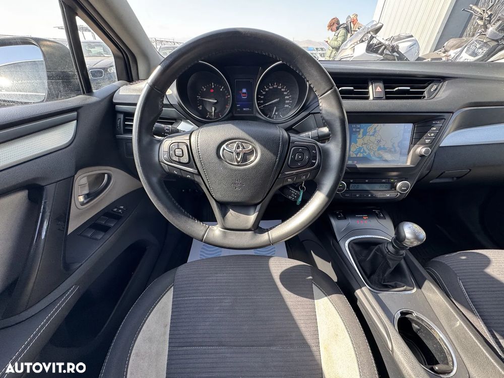 Toyota Avensis 2.0 D-4D Elegance - 24