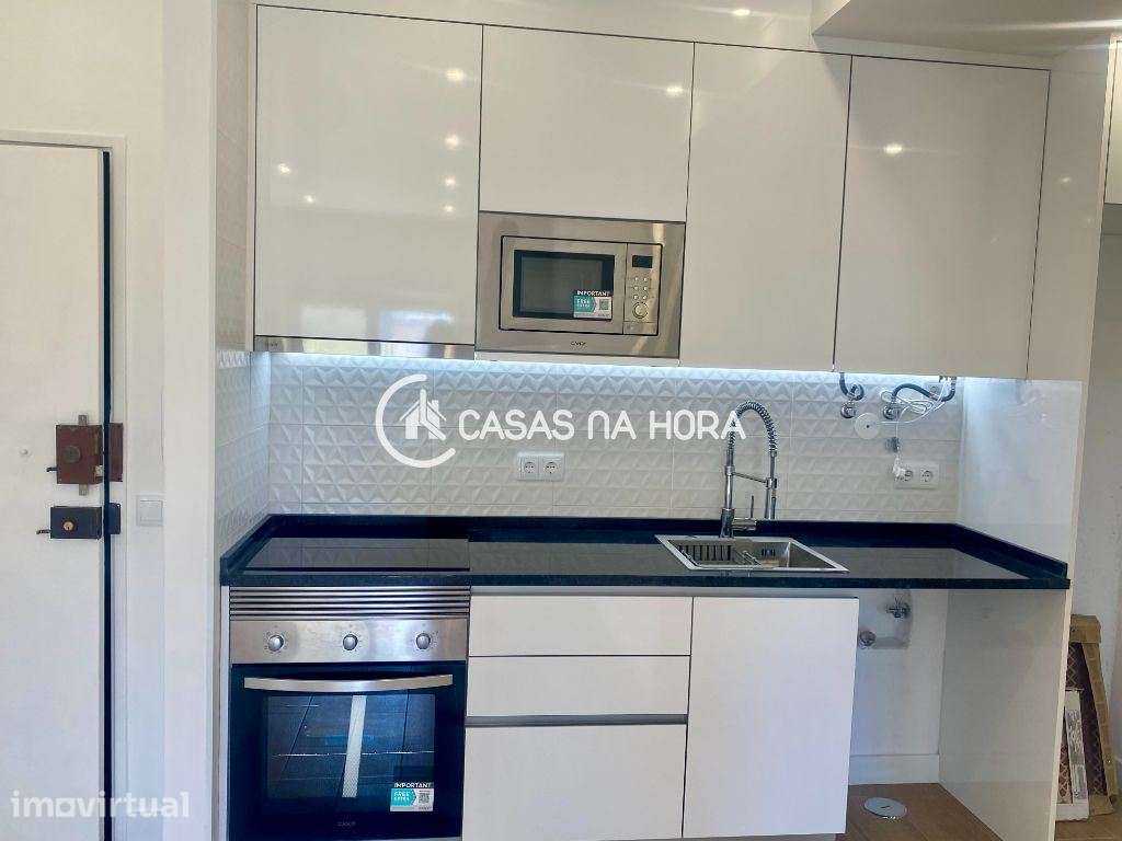 Apartamento T1 no Laranjeiro Remodelado - Grande imagem: 2/16