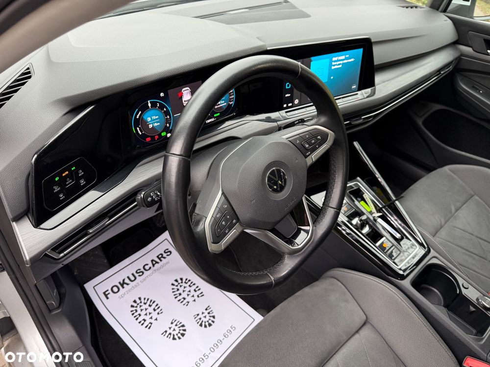 Volkswagen Golf - 38