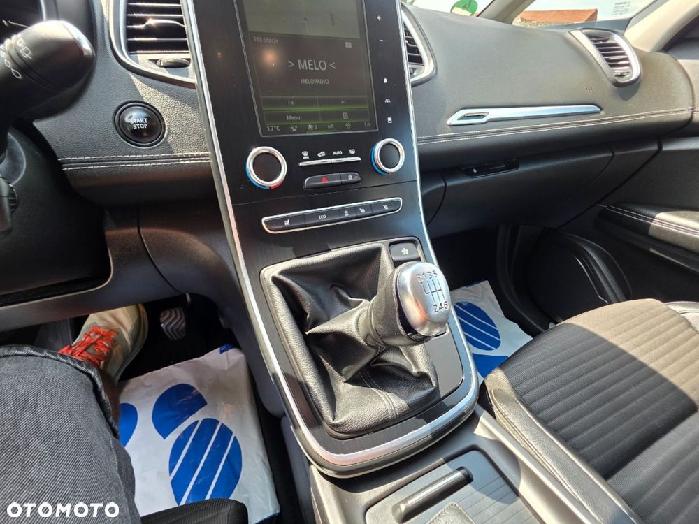 Renault Scenic - 17