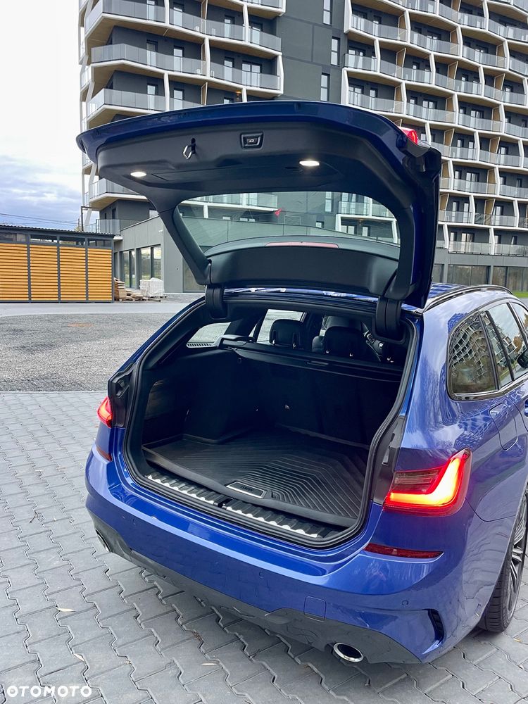 BMW Seria 3 320d M Sport - 28