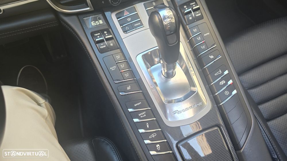 Porsche Panamera GTS PDK - 36