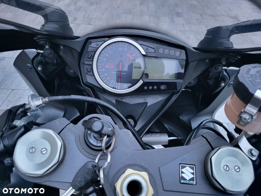 Suzuki GSX 1000 - 15