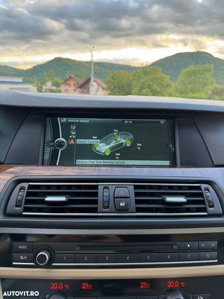 BMW Seria 5 520d EfficientDynamics Edition - 24