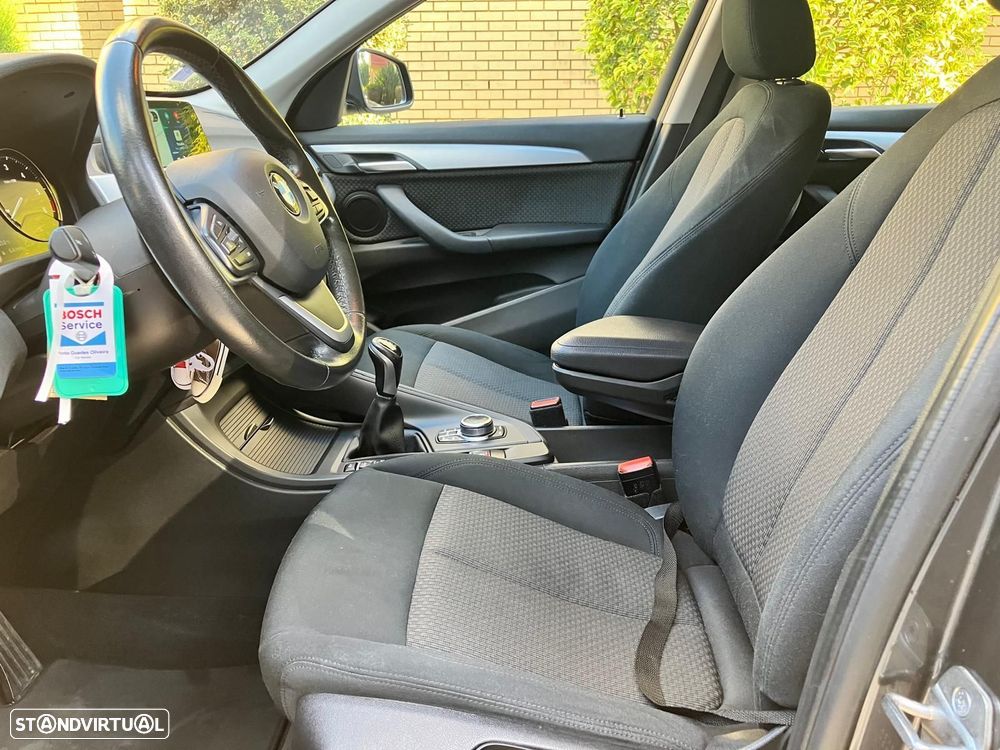 BMW X1 16 d sDrive Advantage — fotografia 13