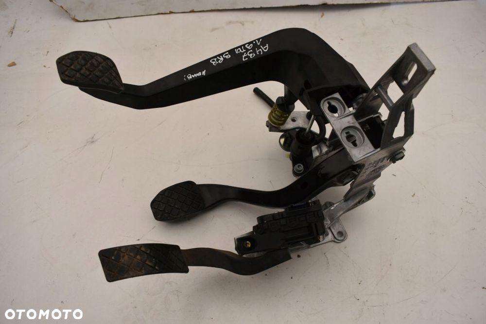 PEDAŁY MANUAL POTENCJOMETR A4 B7 1.9TDI 8E1721523B - 1