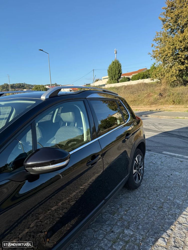 Peugeot 2008 1.2 PureTech Allure - 6