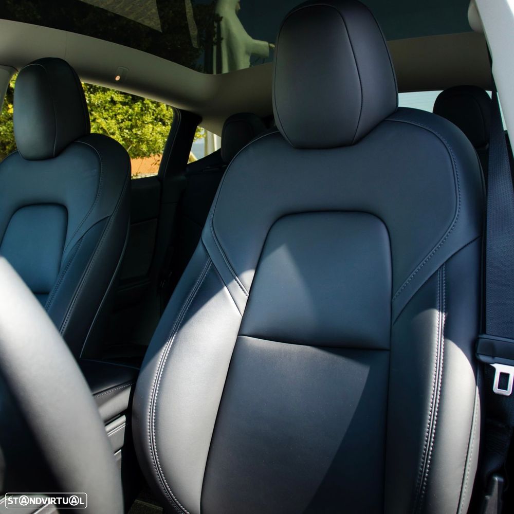 Tesla Model Y Long Range Dual Motor AWD - 18