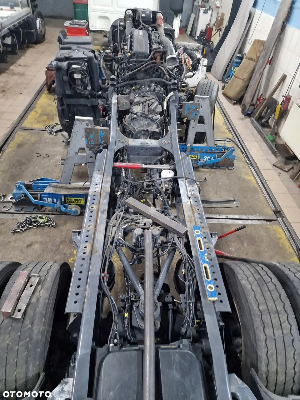 KABINA NAPRAWA POWYPADKOWYCH PROSTOWANIE RAM IVECO SCANIA ACTROS - 8