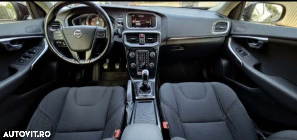 Volvo V40 D2 Momentum - 5