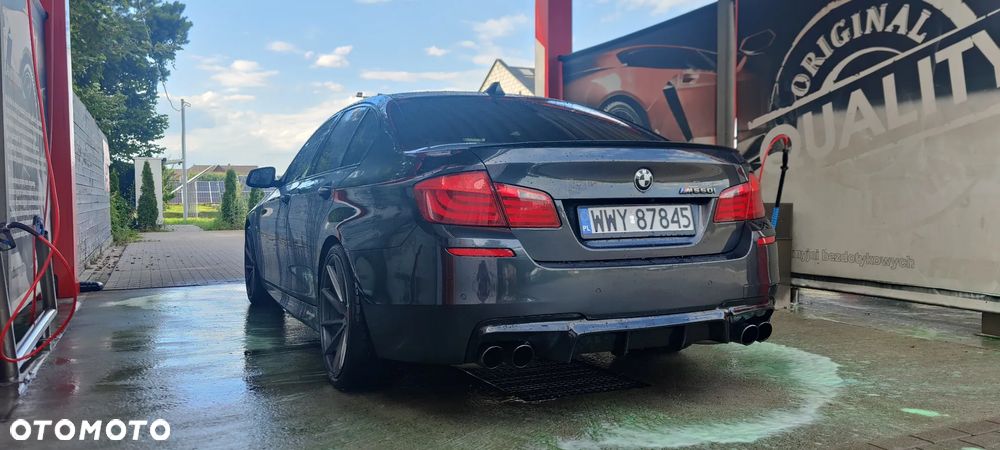 BMW Seria 5 550i - 2