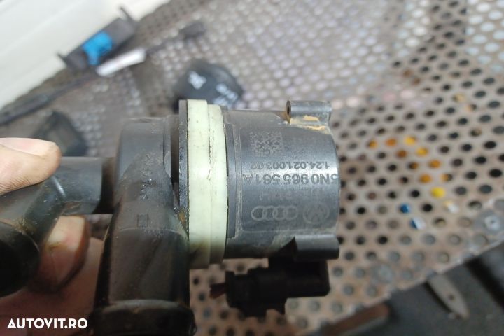 Pompa recirculare apa 5N0965561A 12402100302 Volkswagen VW Passat B6 - 2