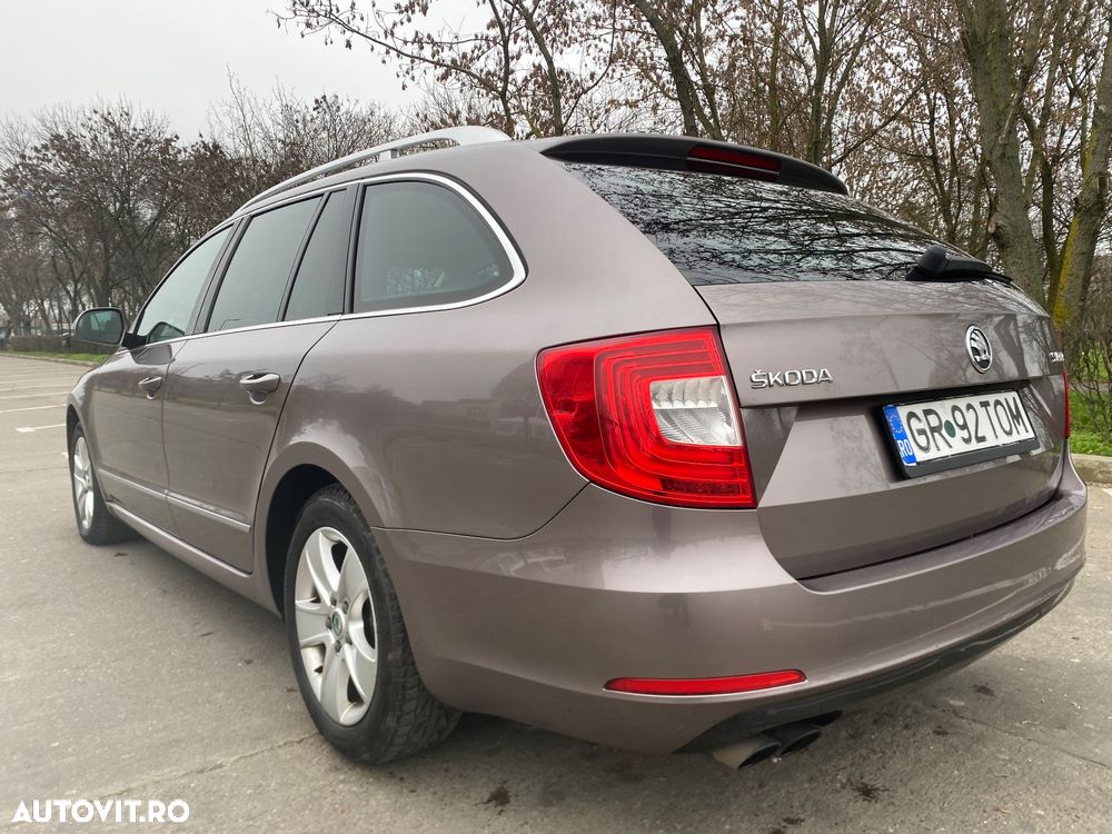 Skoda Superb 2.0 TDI DSG Elegance - 11