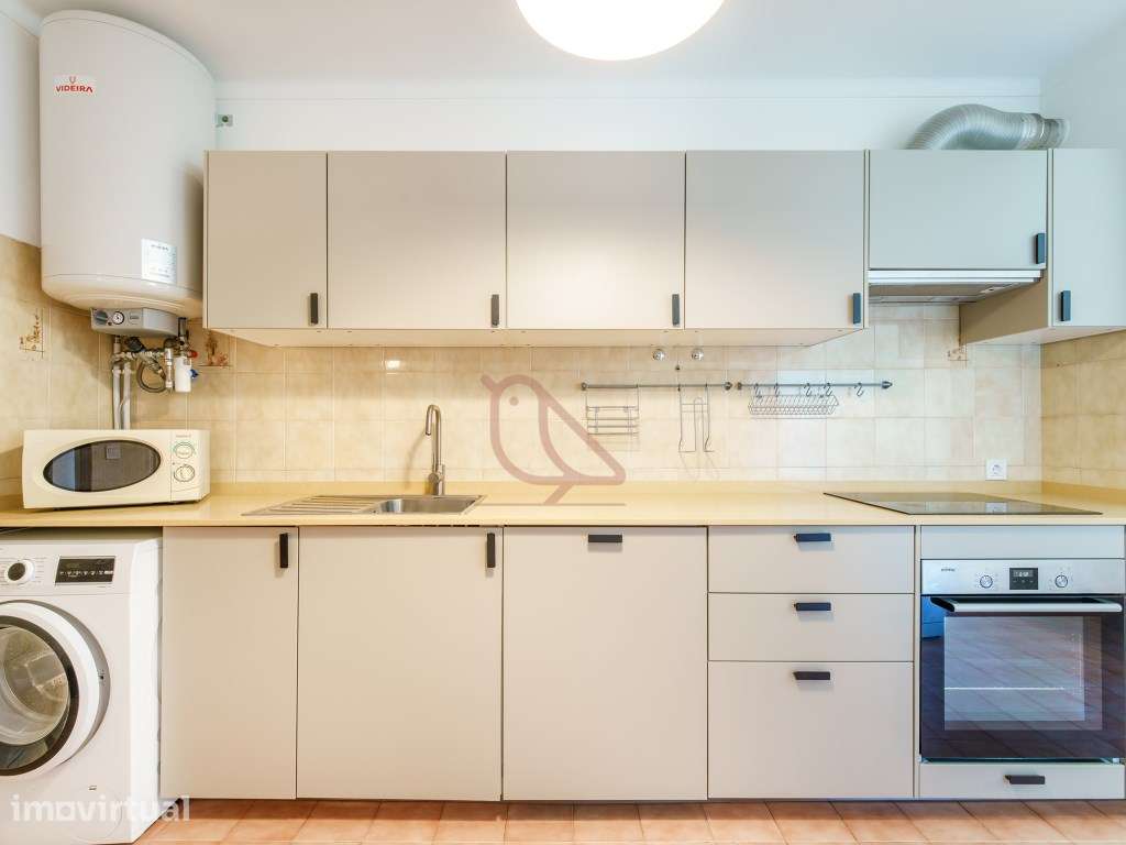Apartamento T3 / Arrendamento / Cozinha Renovada /Varanda / Centro ... - Grande imagem: 2/31