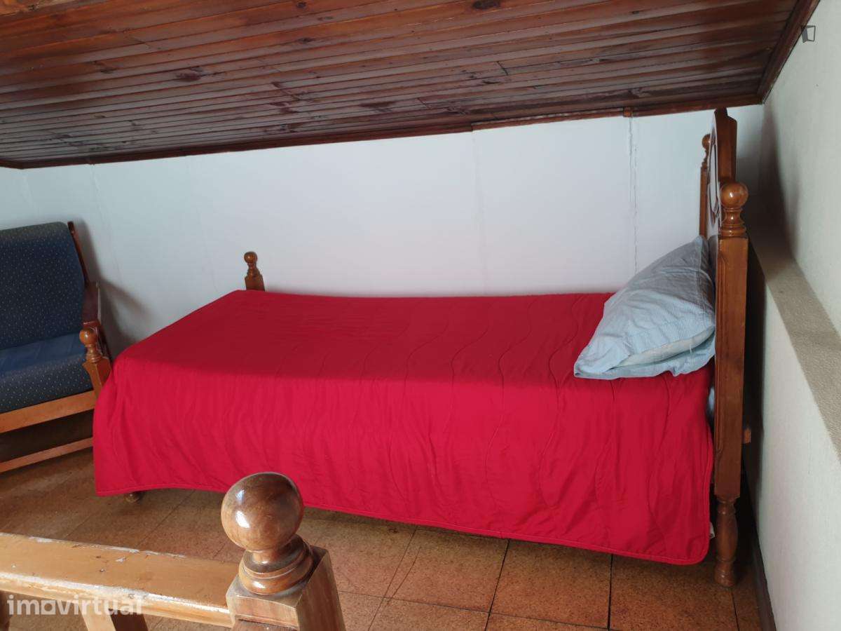 Quarto - localizado em Paranhos Porto - Grande imagem: 4/30