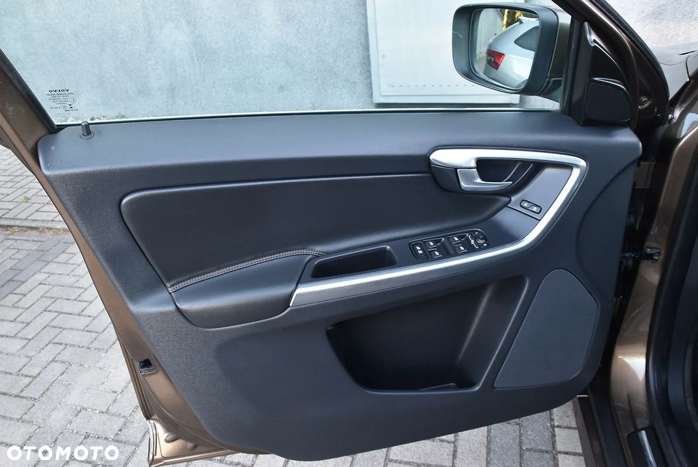 Volvo XC 60 D4 Geartronic Summum - 29